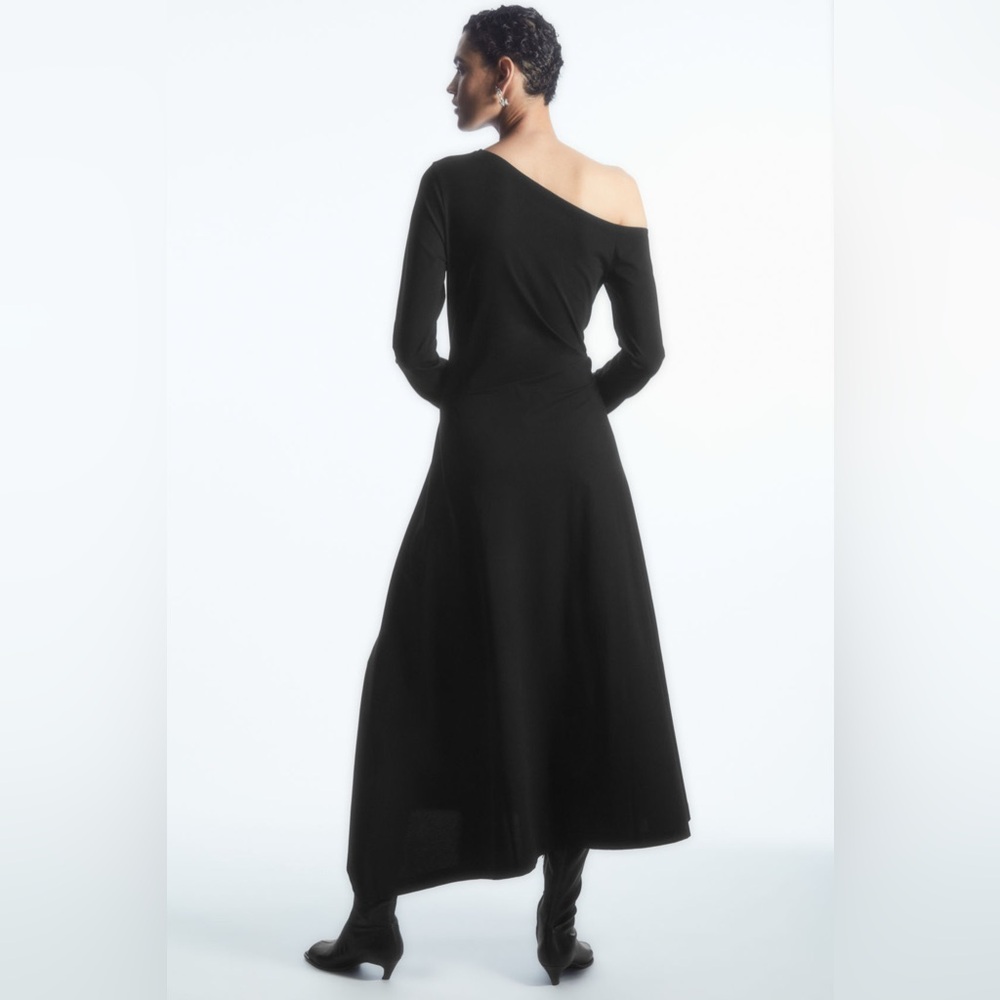 COS OFF-THE-SHOULDER ASYMMETRIC MIDI DRESS - Picture 2 of 2
